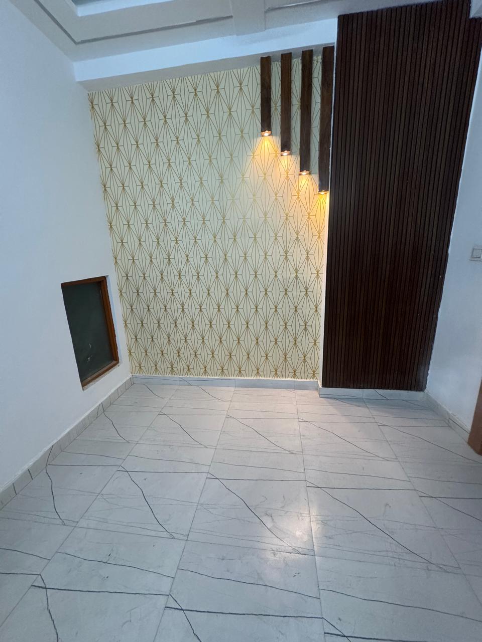 Affordable 2BHK Flats in DLF Ankur Vihar